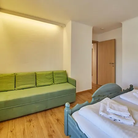 Apartment Townhouse *